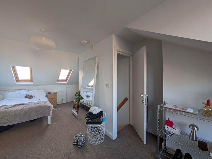 2 Bedroom Terraced House To Rent In Cycle Road, Nottingham, NG7