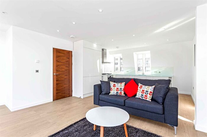 2 Bedroom Apartment To Rent In Qube Apartments, Walworth Road, London, SE17