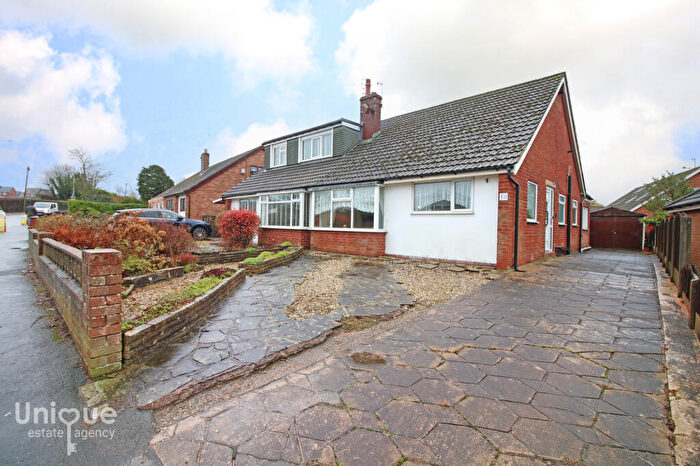 2 Bedroom Bungalow For Sale In Lambs Road, Thornton-Cleveleys, FY5