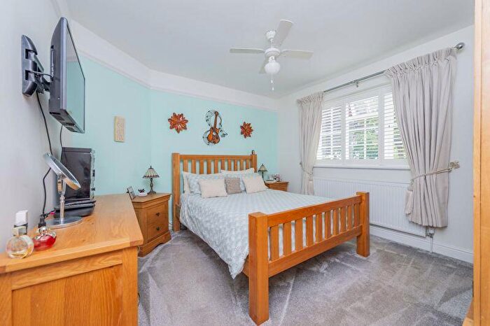 2 Bedroom Detached Bungalow For Sale In Wrexham Road, Pentre Bychan, LL14