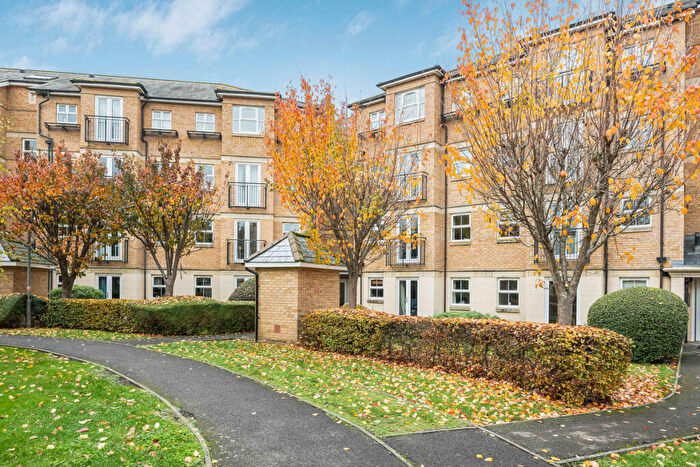 2 Bedroom Apartment For Sale In Venneit Close, Oxford, OX1