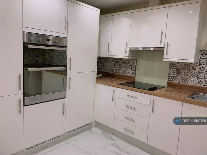 4 Bedroom Terraced House To Rent In Raleigh Road, Yeovil, BA21