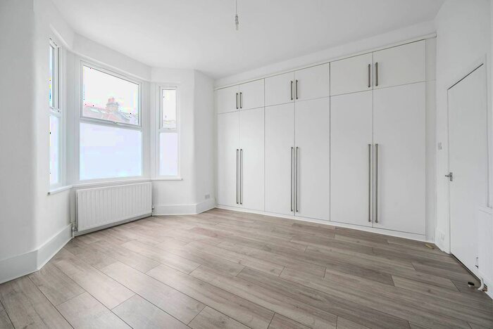 2 Bedroom Maisonette To Rent In Vant Road, Tooting, London, SW17