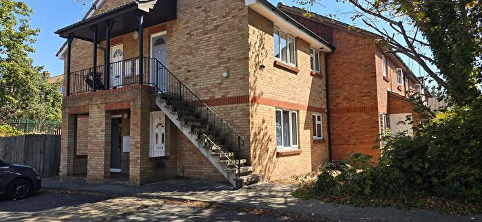 Studio To Rent In Lowdell Close, Yiewsley, West Drayton, UB7