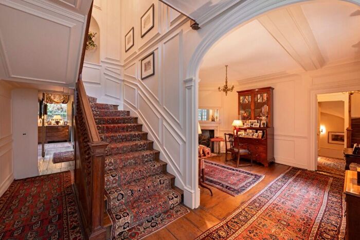6 Bedroom Semi-Detached House For Sale In The Mount, London, NW3