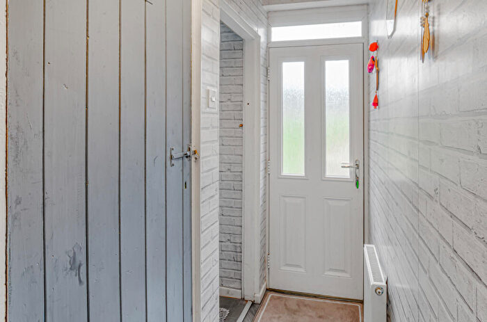 3 Bedroom End Of Terrace House For Sale In Circular Road, Chesterfield, S43