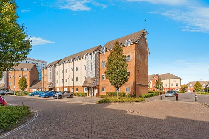 2 Bedroom Flat For Sale In Tudor Crescent, Portsmouth, Hampshire, PO6