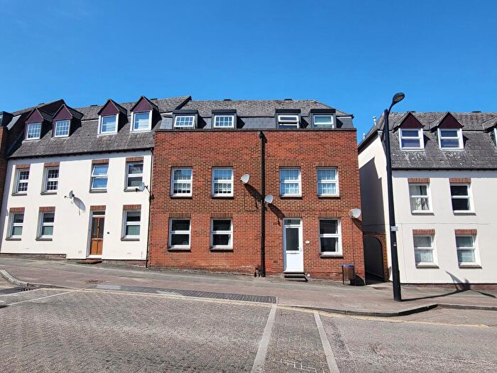 2 Bedroom Mews For Sale In Pollys Yard, Newport Pagnell, MK16