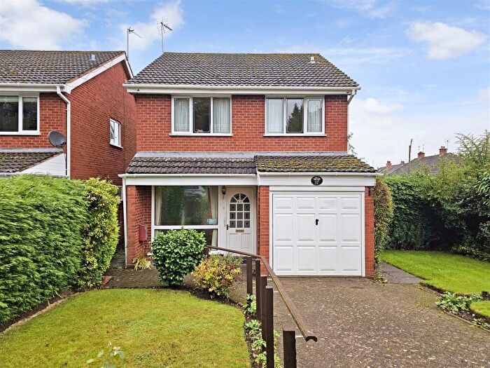 3 Bedroom Detached House For Sale In Windsor Crescent, Kinver, Stourbridge, DY7