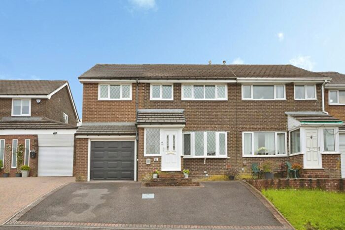 4 Bedroom Semi-Detached House For Sale In Clifton Drive, Buxton, Derbyshire, SK17
