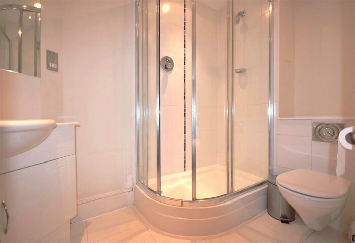 2 Bedroom Flat To Rent In Tallow Road, Brentford, TW8