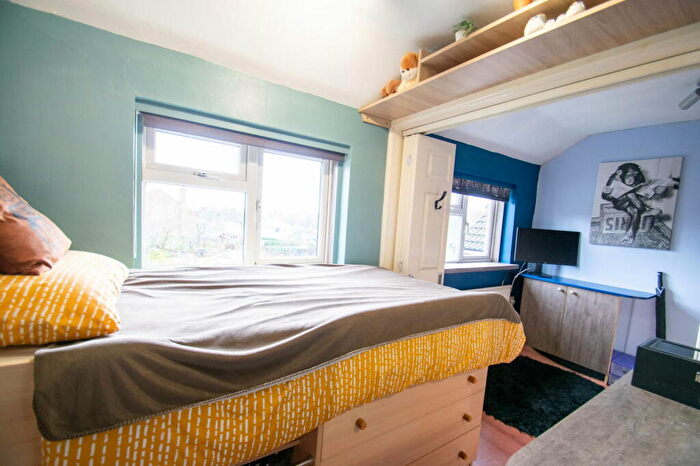 3 Bedroom Semi-Detached House For Sale In Vicarage Hill, Flitwick, MK45