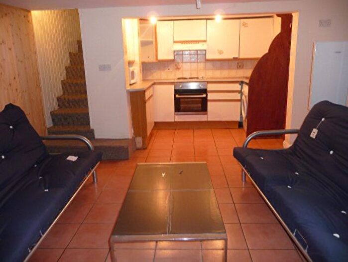 5 Bedroom Property To Rent In Royal Park Avenue, Hyde Park, Leeds, LS6