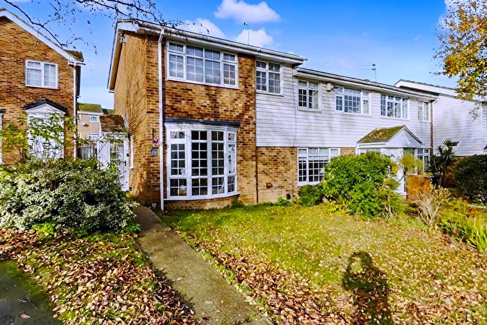 3 Bedroom Terraced House For Sale In Mierscourt Road, Rainham, ME8