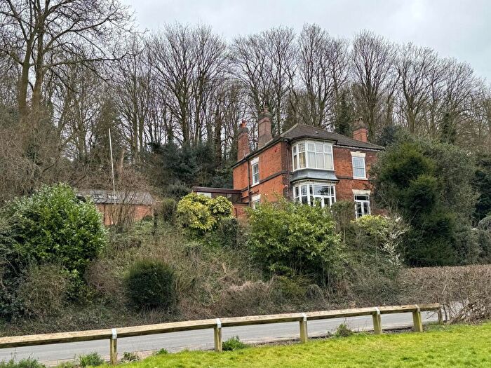 4 Bedroom Detached House For Sale In Newton Road, Burton-on-Trent, DE15