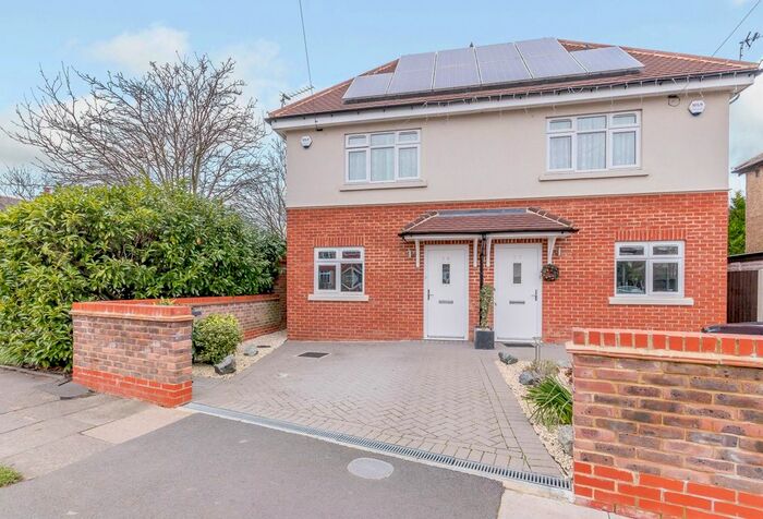 3 Bedroom Semi-Detached House To Rent In Green Lane, New Malden, KT3