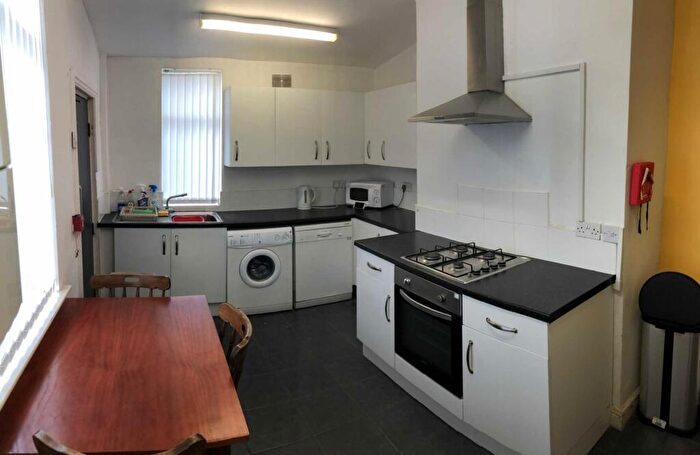 5 Bedroom Terraced House To Rent In Platt Lane, Fallowfield, M14