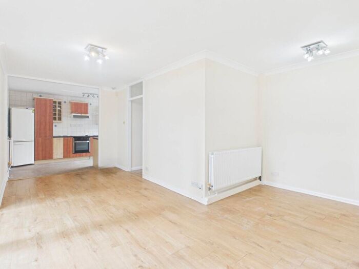 3 Bedroom End Of Terrace House For Sale In Sussex Close, Slough, Berkshire, SL1