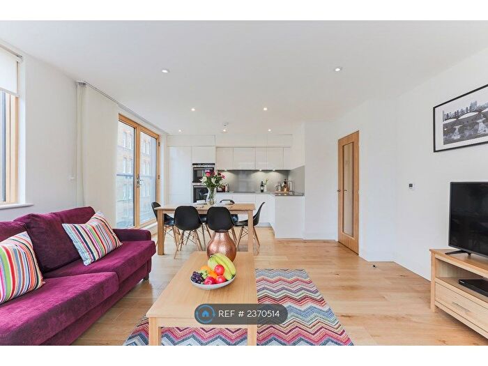 2 Bedroom Flat To Rent In Copperbox Apartments, London, SE1