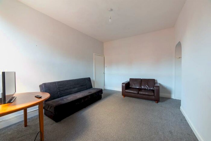 3 Bedroom Flat To Rent In &#;pppw - Hazelwood Avenue, Jesmond, Newcastle Upon Tyne, NE2