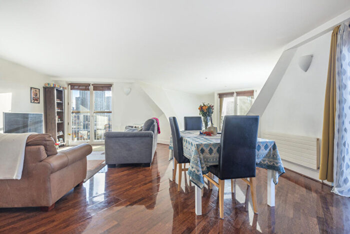 2 Bedroom Flat For Sale In Waterman Building, Westferry Road, E14