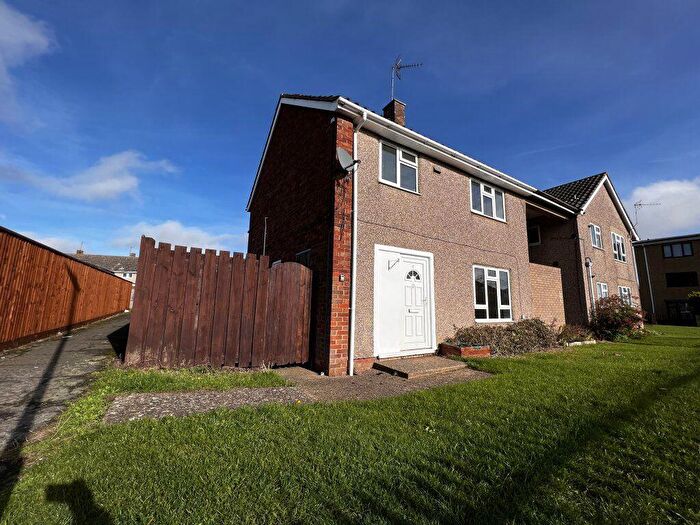 3 Bedroom Terraced House To Rent In Chesil Walk, NN18