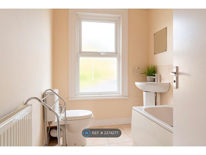 5 Bedroom Terraced House To Rent In Courtenay Street, Cheltenham, GL50