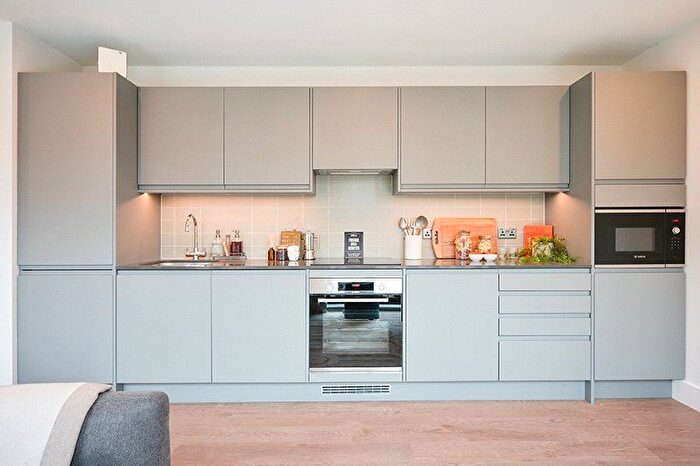 2 Bedroom Flat To Rent In Uncle Leeds, Whitehall, LS12