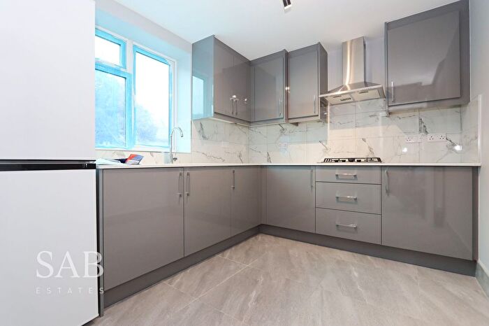 3 Bedroom Flat To Rent In Darwin Drive, Southall, UB1
