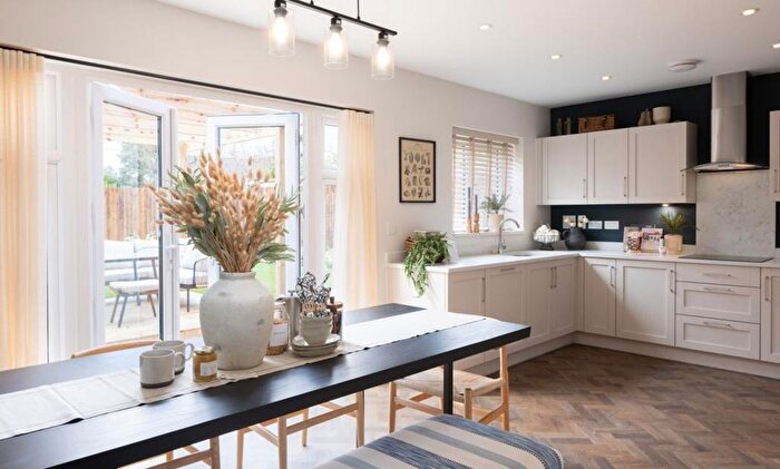 4 Bedroom Detached House For Sale In Wittering Place, West Witterings, PO20