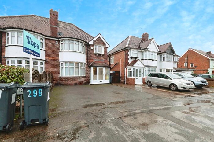 3 Bedroom Semi Detached House For Sale In Church Road, Birmingham, B25
