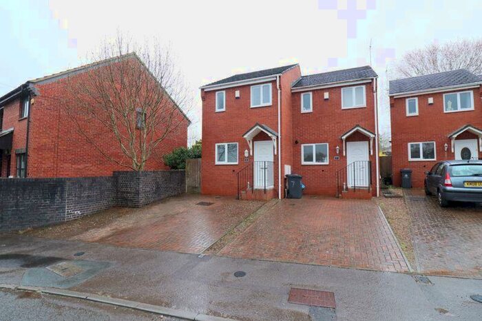 2 Bedroom Semi-Detached House To Rent In School Mews, Gloucester, GL4