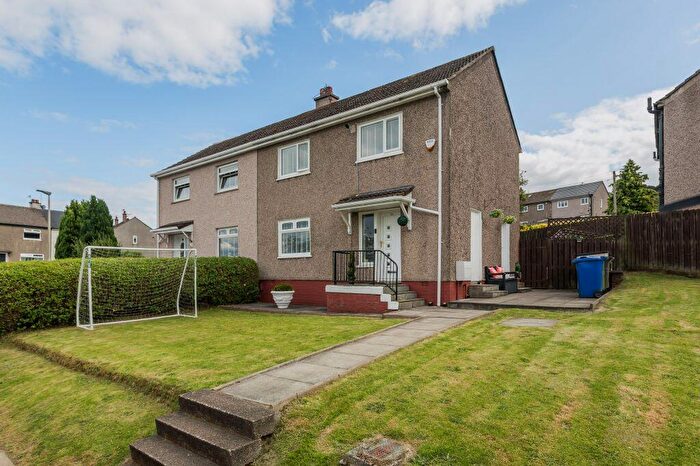 3 Bedroom Semi-Detached House For Sale In Foxbar Road, Paisley, PA2