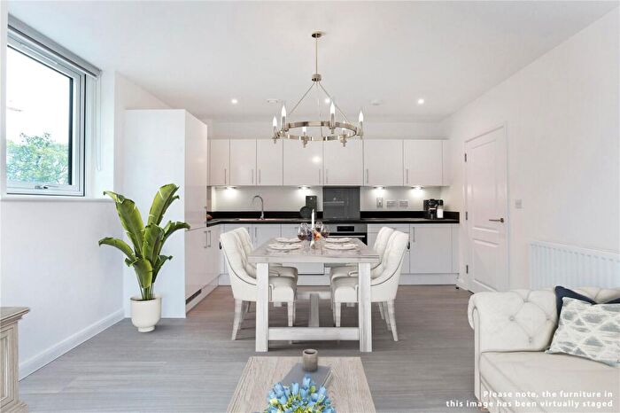 1 Bedroom Flat For Sale In Sunningdale Park, Berkshire, SL5