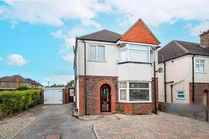 3 Bedroom Detached House To Rent In Grantley Road, Guildford, GU2