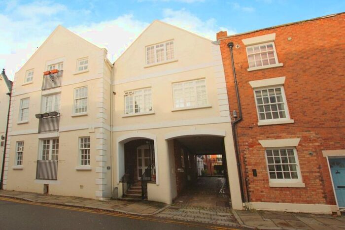 2 Bedroom Flat For Sale In Castle Street, Chester, Cheshire, CH1