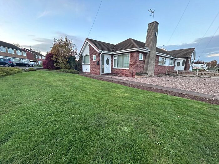 2 Bedroom Bungalow For Sale In Bestwood Road, Hucknall, Nottingham, Nottinghamshire, NG15