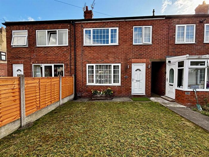 3 Bedroom Terraced House For Sale In Astley Lane, Swillington, Leeds, LS26