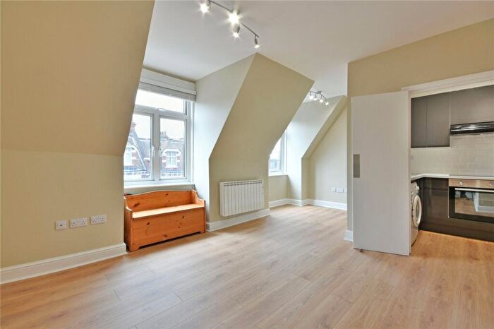 1 Bedroom Flat To Rent In Inglewood Road, West Hampstead, NW6