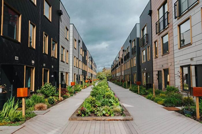 4 Bedroom Terraced House To Rent In Solar Avenue, Leeds, LS9