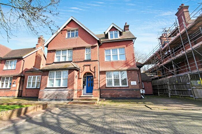 Studio For Sale In Aldrington Road, London, SW16