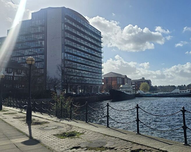 Studio To Rent In Clippers Quay, Salford, Lancashire, M50
