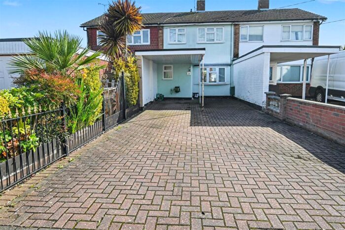 3 Bedroom Terraced House For Sale In Wamburg Road, Canvey Island, SS8