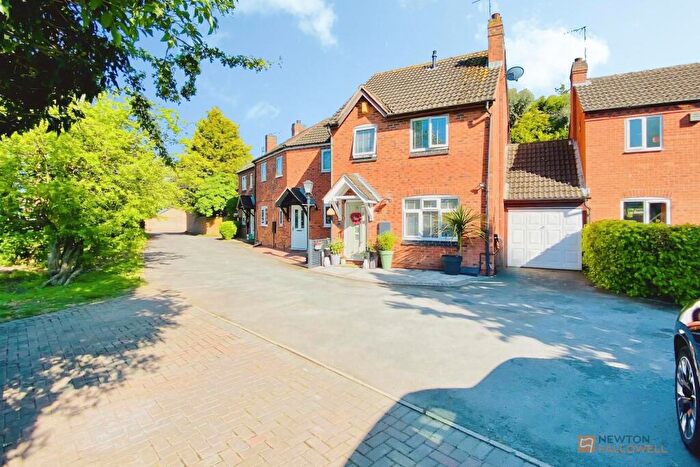 3 Bedroom Semi-Detached House For Sale In Glebelands Road, Glebelands, Thurcaston, Leicester, LE4