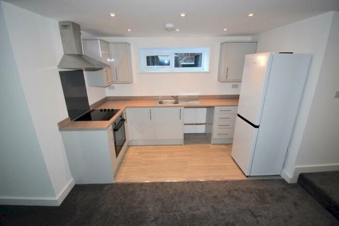 2 Bedroom Ground Flat To Rent In Coldwell Street, Huddersfield, West Yorkshire, HD7