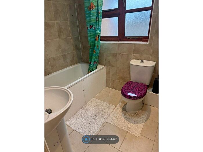 1 Bedroom Semi-Detached House To Rent In Barton Close, London, NW4