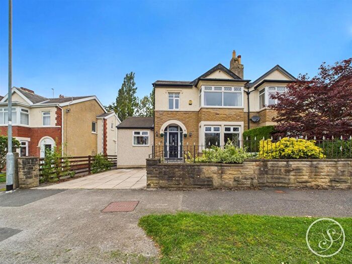 4 Bedroom Semi-detached House For Sale In Temple Gate, Leeds, LS15