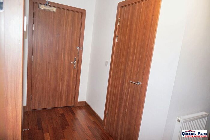 2 Bedroom Flat To Rent In Aquarius Court, Zodiac Close, Edgware, Greater London, HA8
