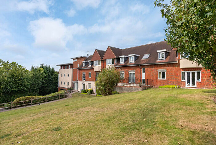 1 Bedroom Apartment For Sale In Horsham Road, Dorking, RH4