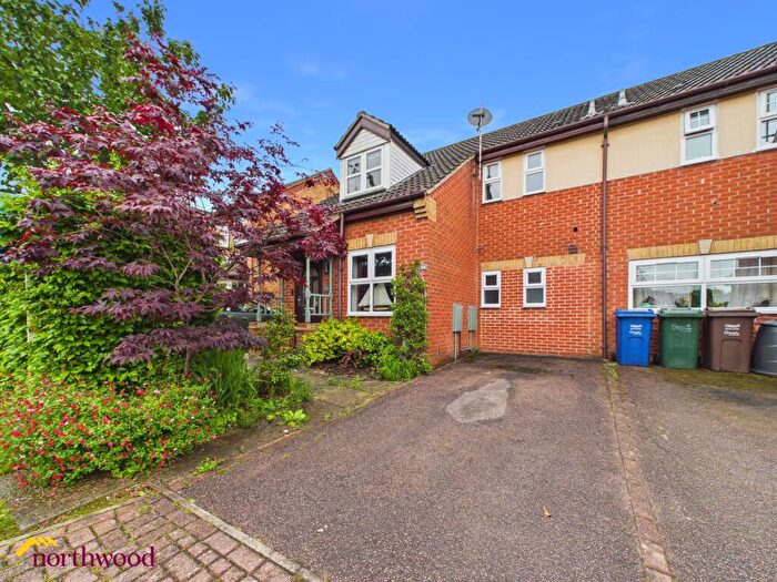 3 Bedroom Semi-Detached House For Sale In Coopers Gate, Banbury, OX16